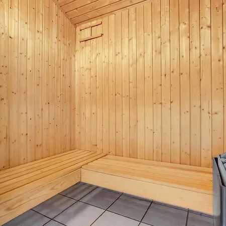 5 Bedroom Nice In Romo Holiday home Bolilmark
