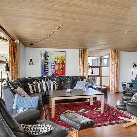 Holiday home 5 Bedroom Nice In Romo